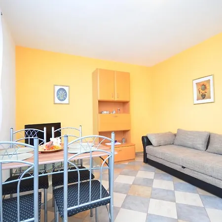 Apartment Brandis Vir
