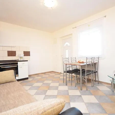 Brandis Apartment *