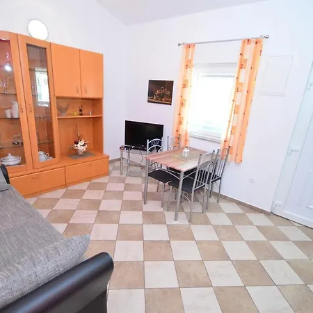 Brandis Apartment *