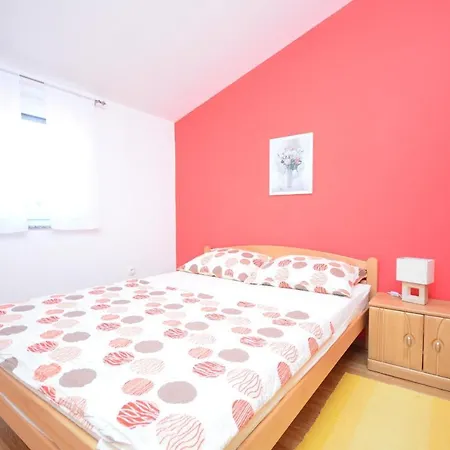 Brandis Apartment Vir
